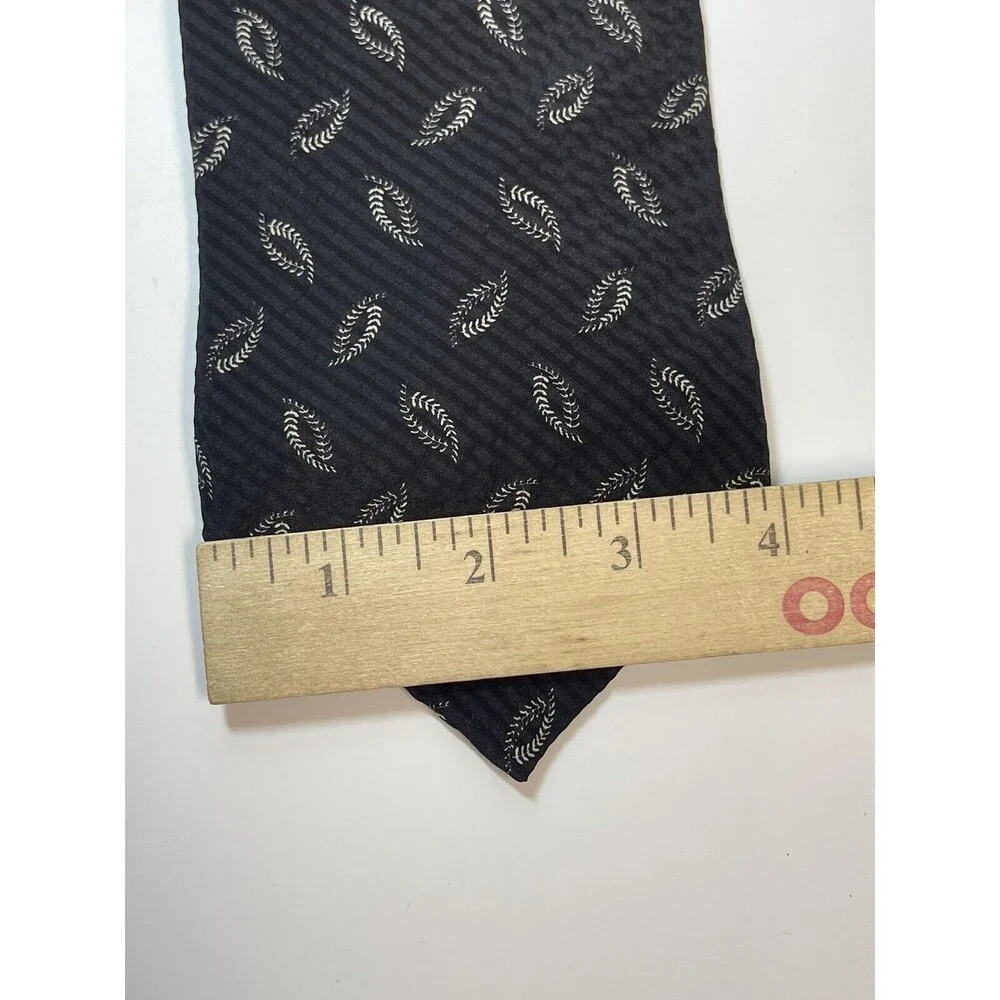 Kenneth Cole New York Black Printed Silk Neck Tie